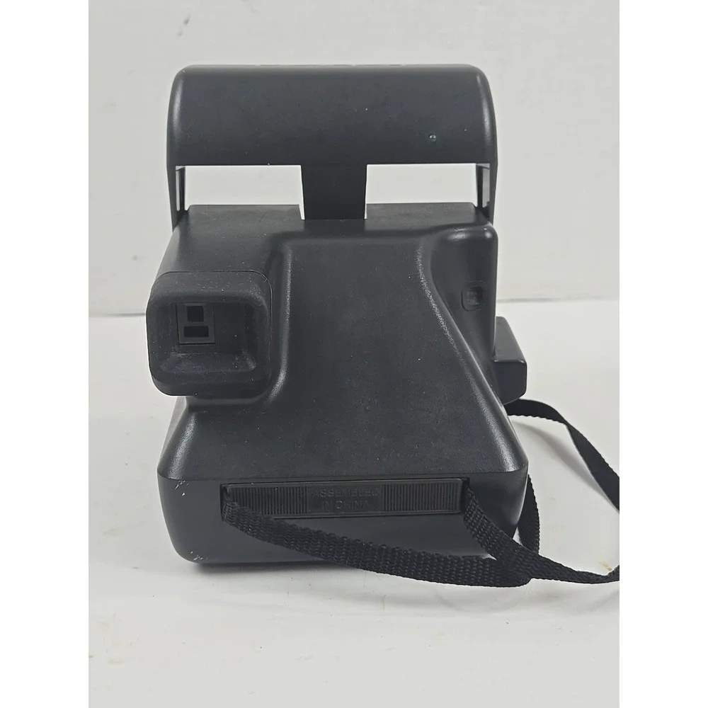 Vintage Polaroid One Step Close Up 600 Plus Film Instant Camera w Strap, Black